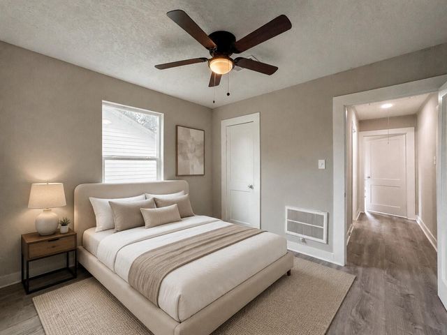 121 Lake Road, La Marque, TX 77568