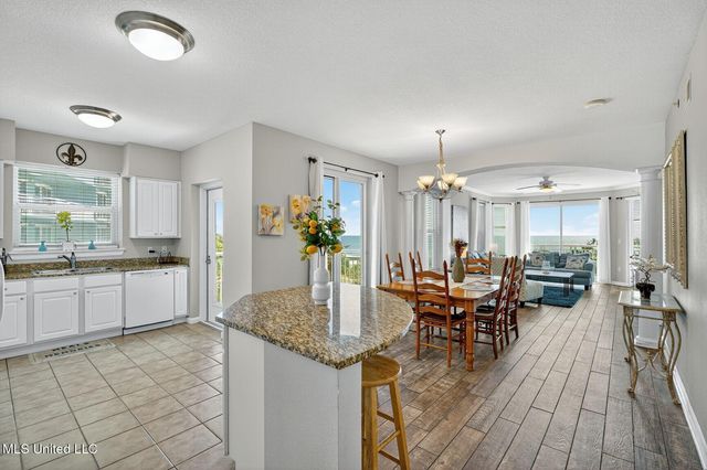 2228 Beach Drive, 401, Gulfport, MS 39507