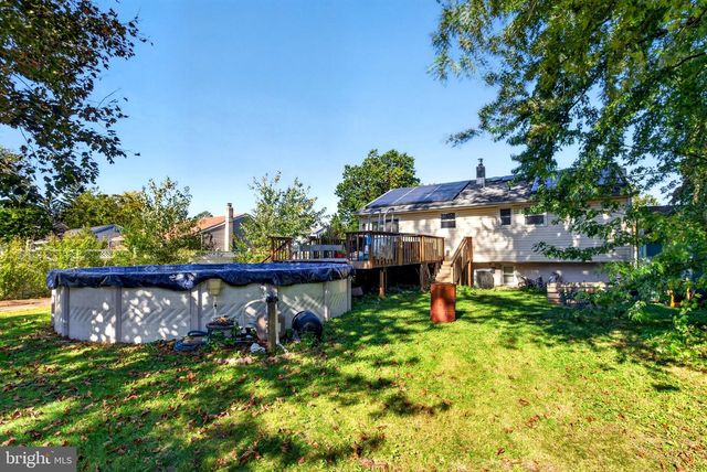 15 LYNN DR, Sicklerville, NJ 08081