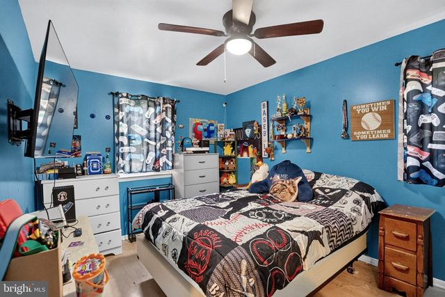 15 LYNN DR, Sicklerville, NJ 08081