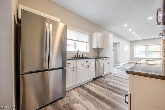 3282 W 38th Street, Cleveland, OH 44109