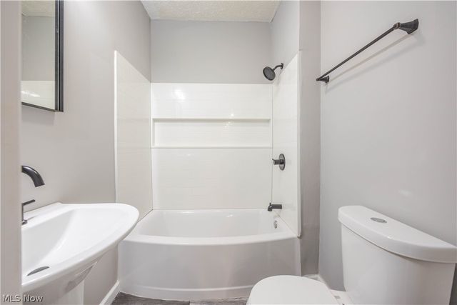 3282 W 38th Street, Cleveland, OH 44109