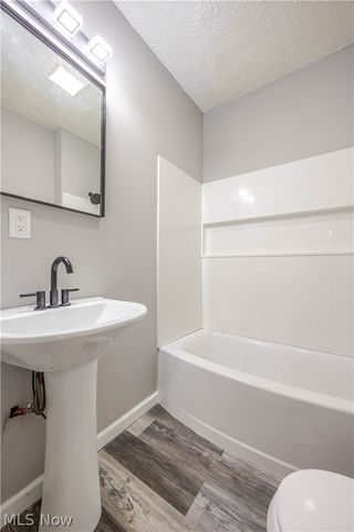 3282 W 38th Street, Cleveland, OH 44109