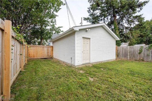 3282 W 38th Street, Cleveland, OH 44109