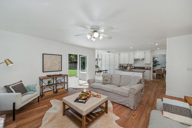 9138 Porto Bella Way, Elk Grove, CA 95624