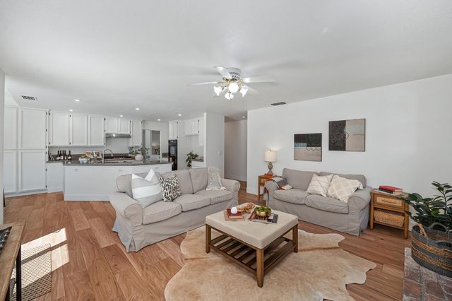9138 Porto Bella Way, Elk Grove, CA 95624