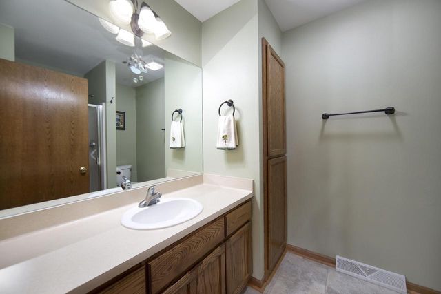 984 Bay View CIRCLE, Mukwonago, WI 53149