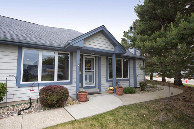 984 Bay View CIRCLE, Mukwonago, WI 53149