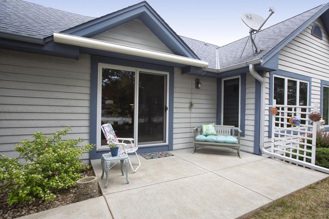 984 Bay View CIRCLE, Mukwonago, WI 53149