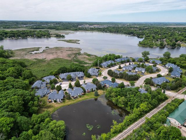 984 Bay View CIRCLE, Mukwonago, WI 53149
