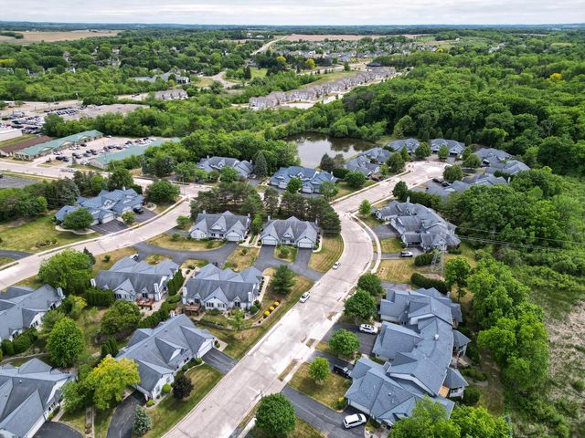 984 Bay View CIRCLE, Mukwonago, WI 53149