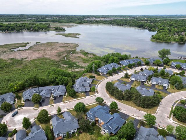 984 Bay View CIRCLE, Mukwonago, WI 53149
