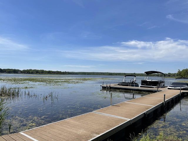 984 Bay View CIRCLE, Mukwonago, WI 53149