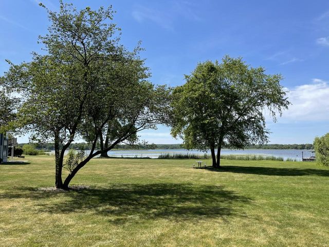 984 Bay View CIRCLE, Mukwonago, WI 53149