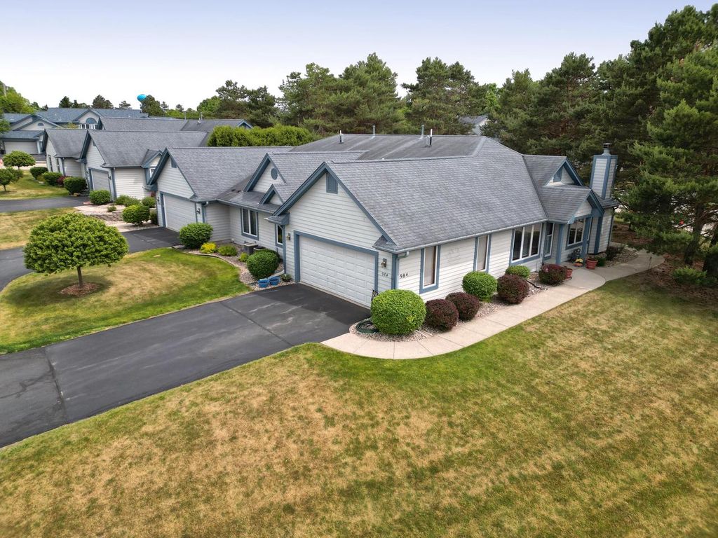 984 Bay View CIRCLE, Mukwonago, WI 53149
