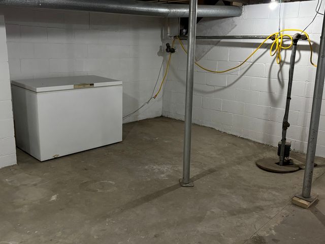 359 W ORLEANS Street, Paxton, IL 60957