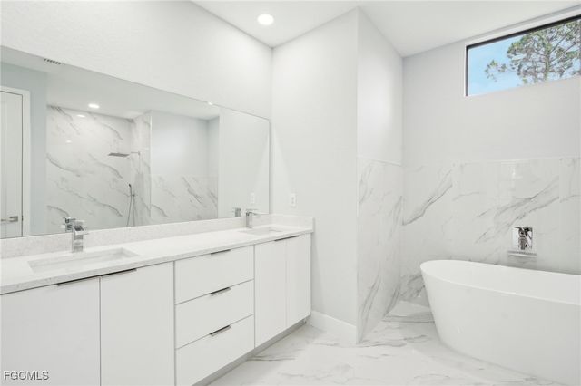 872 Spaulding ST E, Lehigh Acres, FL 33974