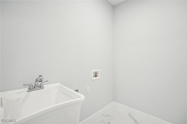 872 Spaulding ST E, Lehigh Acres, FL 33974