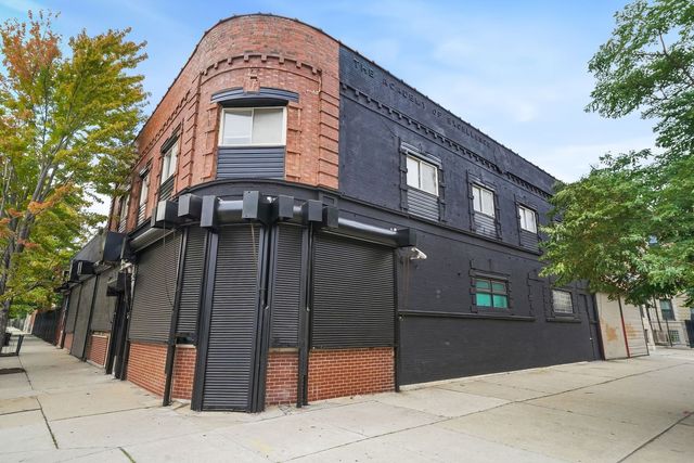 222 E 61st Street, Chicago, IL 60637