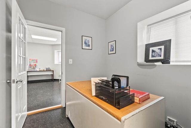 222 E 61st Street, Chicago, IL 60637