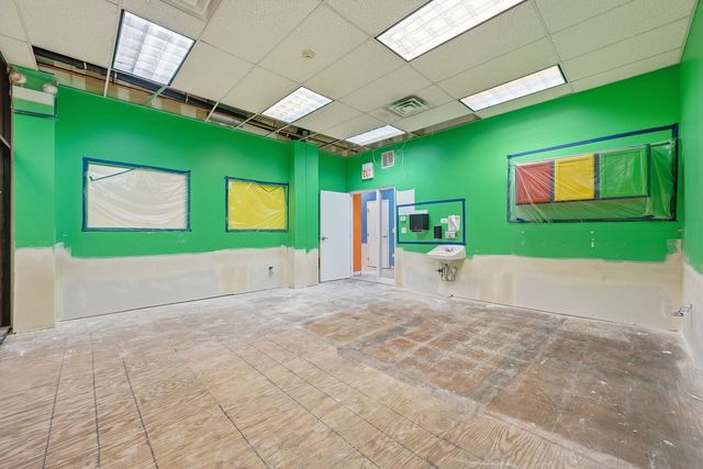 222 E 61st Street, Chicago, IL 60637