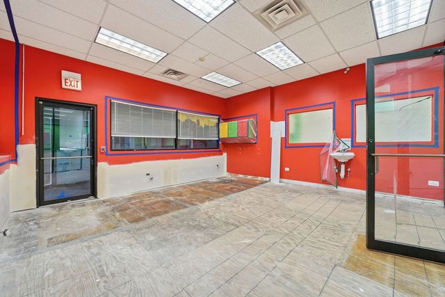222 E 61st Street, Chicago, IL 60637