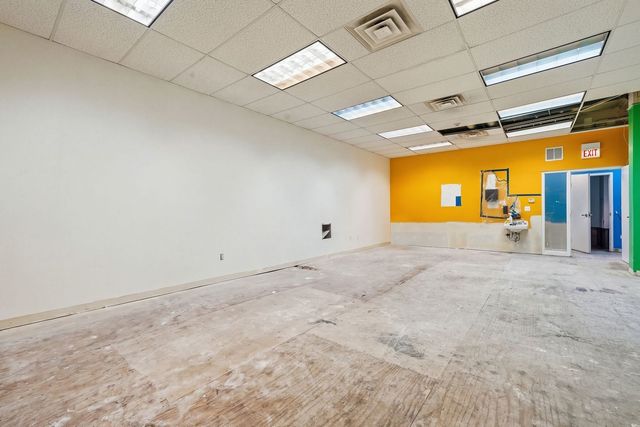 222 E 61st Street, Chicago, IL 60637