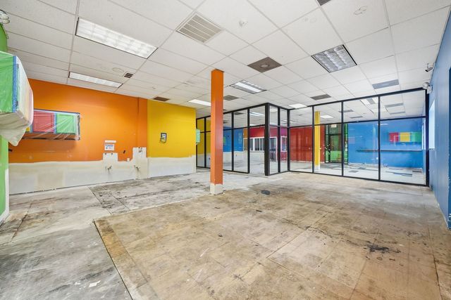 222 E 61st Street, Chicago, IL 60637
