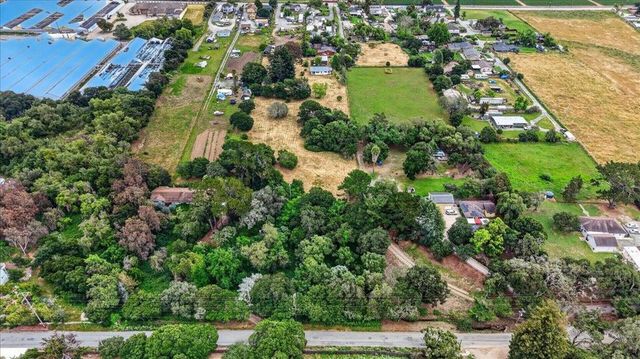 67 Hughes Road, Watsonville, CA 95076