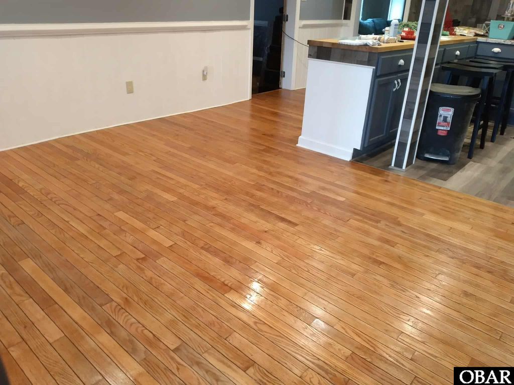 Image 5 of property listing at 524 Aydlett Road, Aydlett, NC 27916