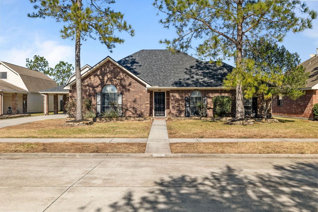 2727 Brahman Drive, Manvel, TX 77578