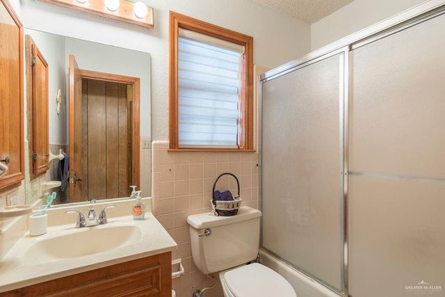 1009 S Peking Street, Mcallen, TX 78501