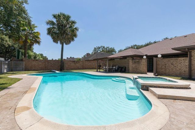 1009 S Peking Street, Mcallen, TX 78501