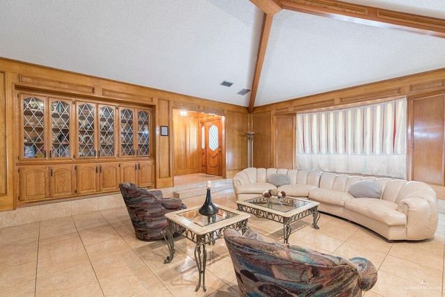 1009 S Peking Street, Mcallen, TX 78501