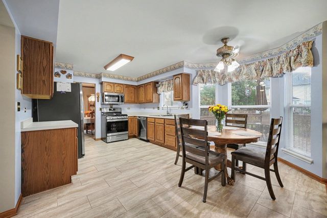 915 Joan Court, Naperville, IL 60540