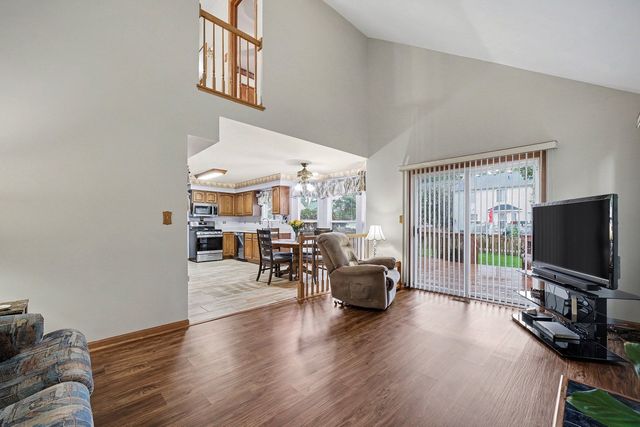 915 Joan Court, Naperville, IL 60540