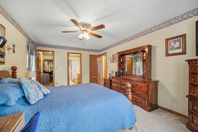 915 Joan Court, Naperville, IL 60540