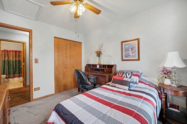 915 Joan Court, Naperville, IL 60540