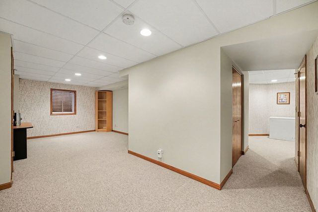 915 Joan Court, Naperville, IL 60540