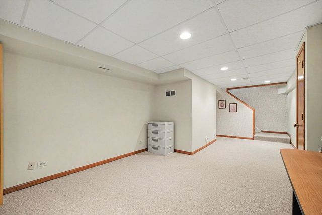 915 Joan Court, Naperville, IL 60540