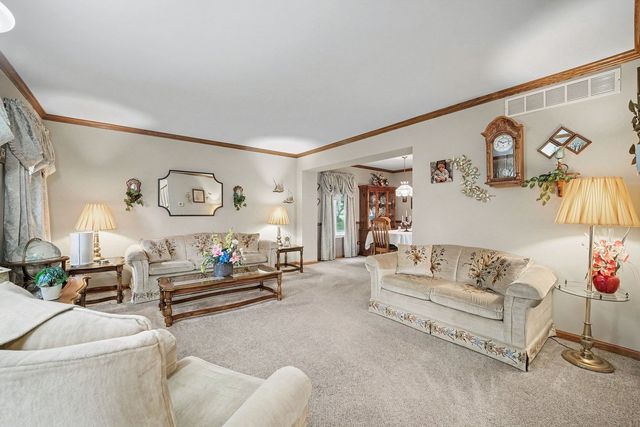 915 Joan Court, Naperville, IL 60540