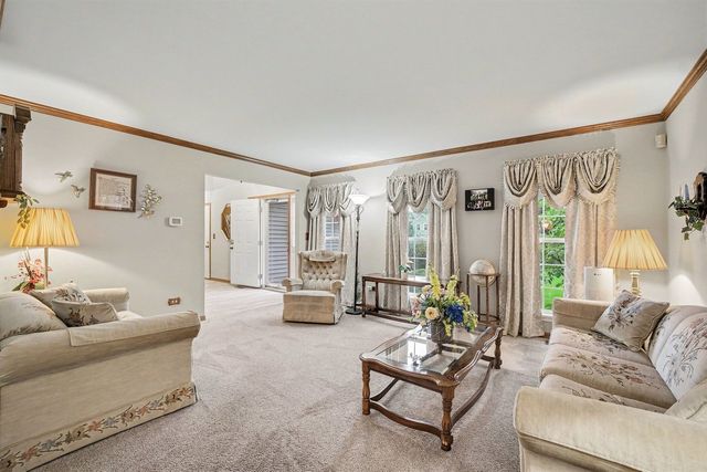 915 Joan Court, Naperville, IL 60540