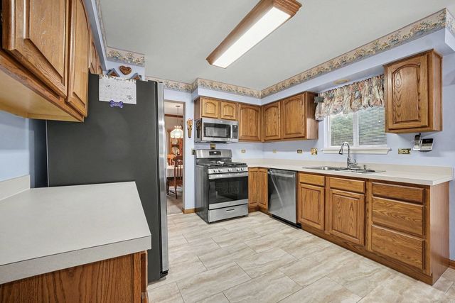 915 Joan Court, Naperville, IL 60540