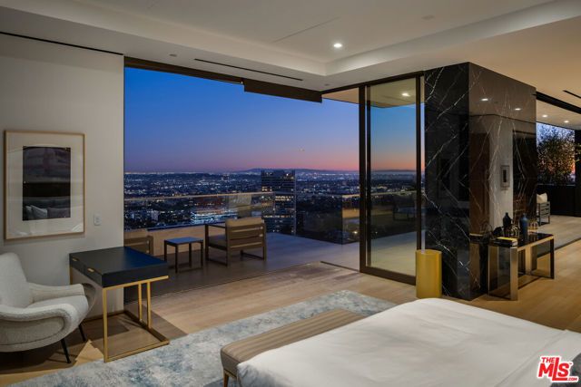 9410 Sierra Mar Place, Los Angeles, CA 90069