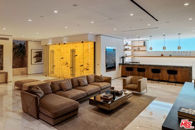 9410 Sierra Mar Place, Los Angeles, CA 90069