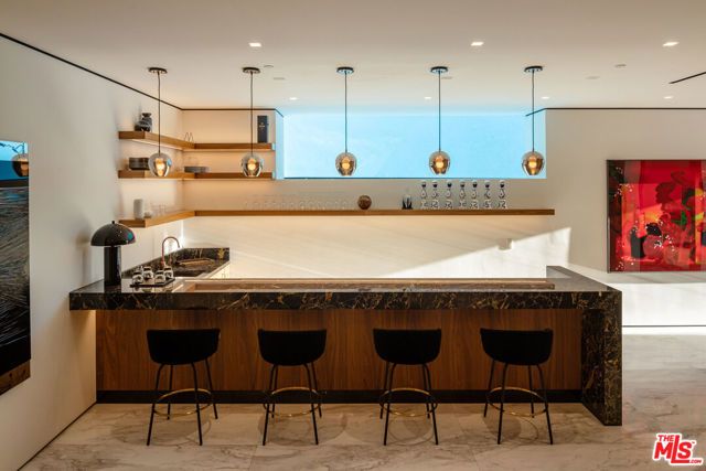 9410 Sierra Mar Place, Los Angeles, CA 90069