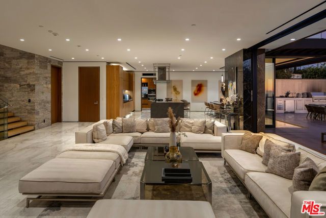 9410 Sierra Mar Place, Los Angeles, CA 90069