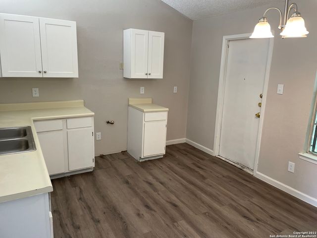 5431 RUBIDOUX DR, San Antonio, TX 78228