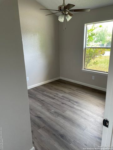 5431 RUBIDOUX DR, San Antonio, TX 78228