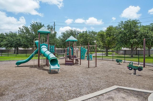 6546 Turner Fields Lane, Dickinson, TX 77539